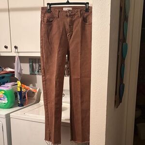 Women's Straight Leg Jeans in Brown